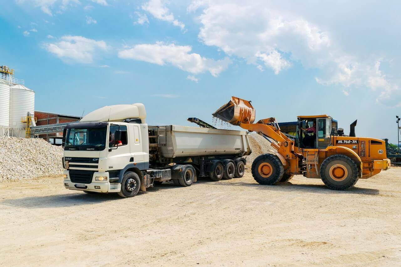 Что нужно регулярно менять в погрузчике
